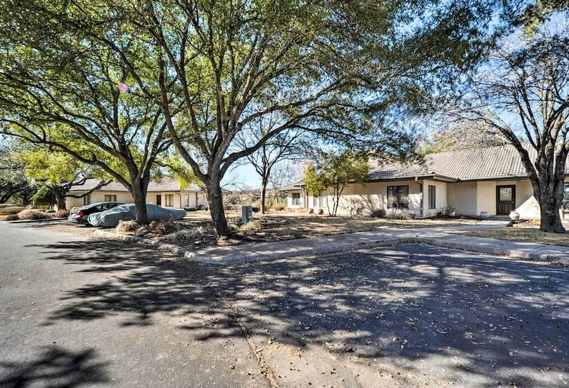 Spacious Spicewood Cottage, Close To Golfing!