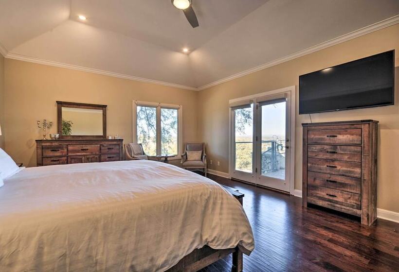 Spacious Spicewood Cottage, Close To Golfing!