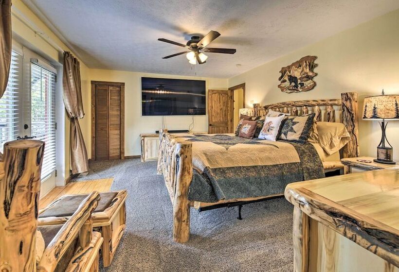 Strawberry Plains Cabin: Private Pond & Game Room!