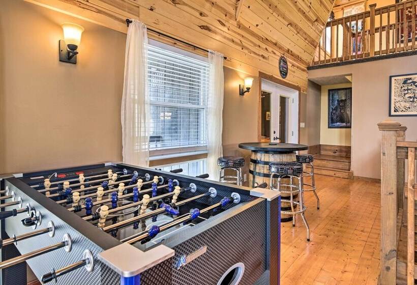 Strawberry Plains Cabin: Private Pond & Game Room!