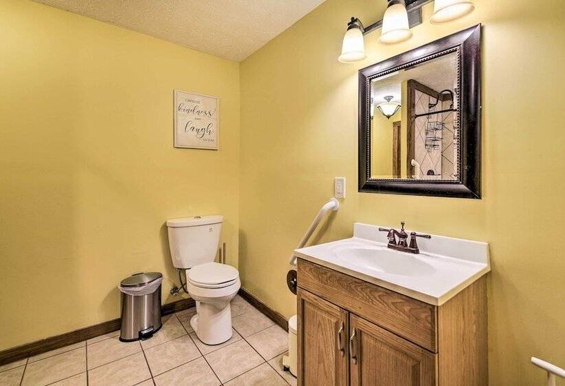 Strawberry Plains Cabin: Private Pond & Game Room!