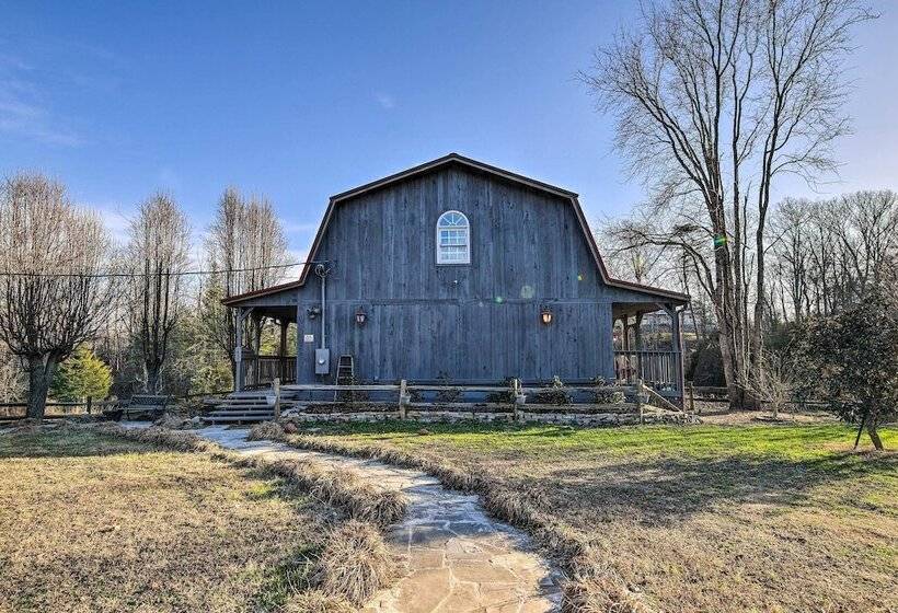 Strawberry Plains Cabin: Private Pond & Game Room!