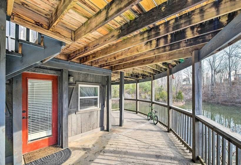 Strawberry Plains Cabin: Private Pond & Game Room!