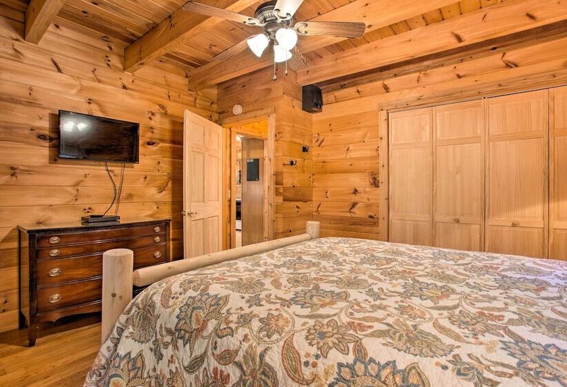 Streamside Bryson City Cabin W/ Hot Tub & Sauna