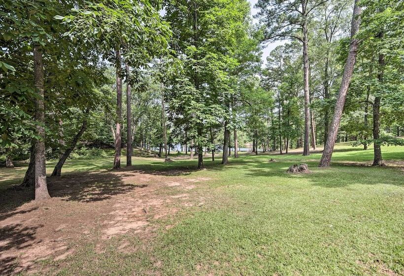 Stunning Avinger Retreat On Lake O  The Pines