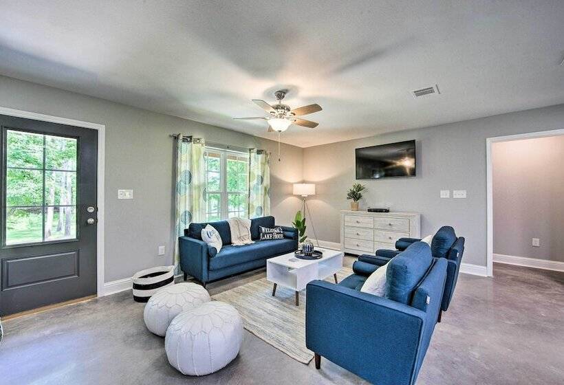 Stunning Avinger Retreat On Lake O  The Pines