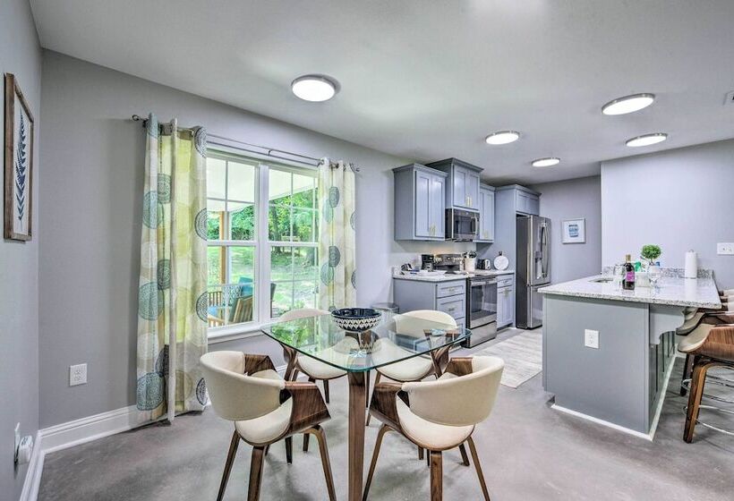 Stunning Avinger Retreat On Lake O  The Pines