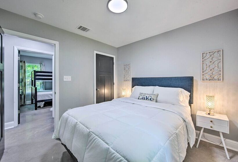 Stunning Avinger Retreat On Lake O  The Pines