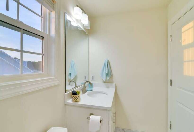 Stunning Cape Charles Retreat ~ 1 Mi To Beach