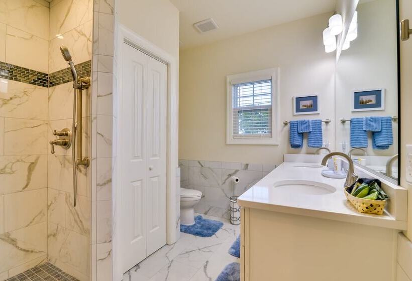 Stunning Cape Charles Retreat ~ 1 Mi To Beach