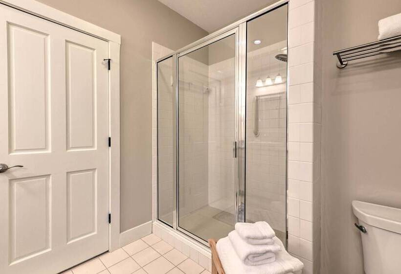 Cashiers Getaway W/ Decks & Golf Course Views