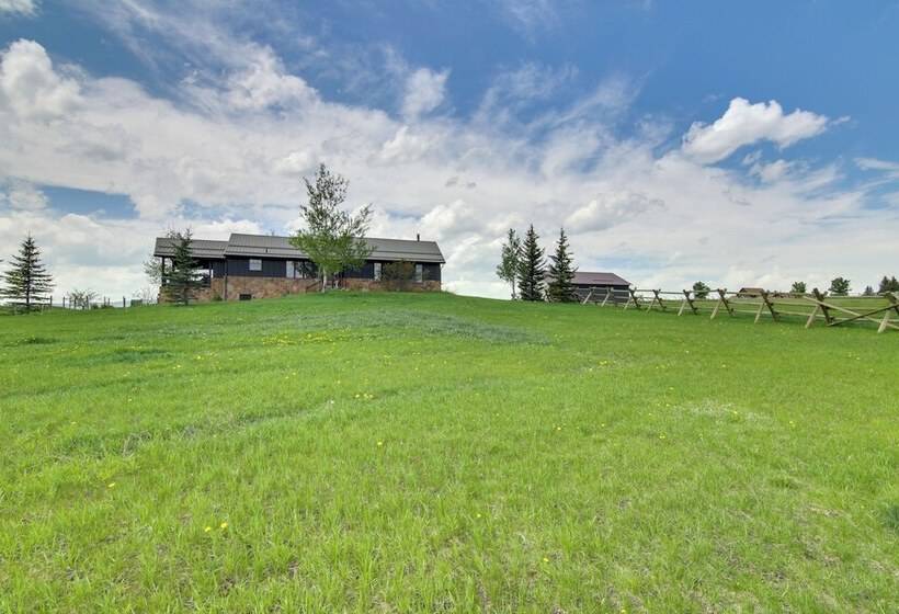 Stunning Gallatin Gateway Mountain Retreat!