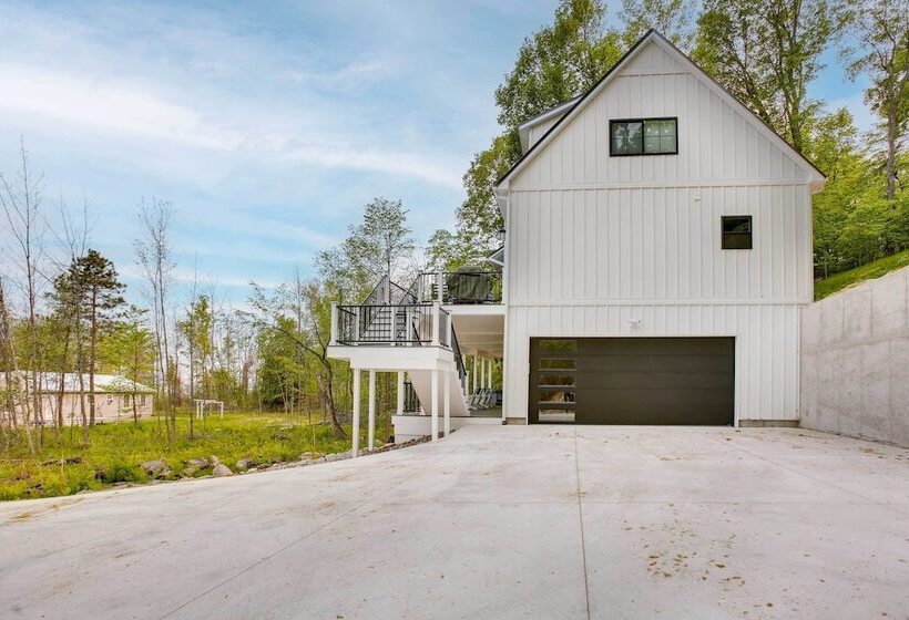 Suttons Bay Home W/ Fire Pit & Lake Views!