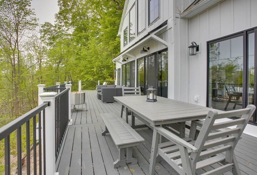 Suttons Bay Home W/ Fire Pit & Lake Views!