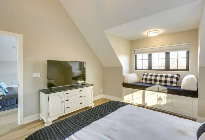 Suttons Bay Home W/ Fire Pit & Lake Views!