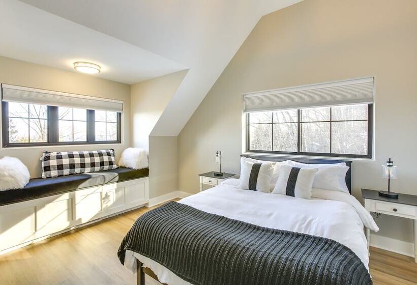 Suttons Bay Home W/ Fire Pit & Lake Views!