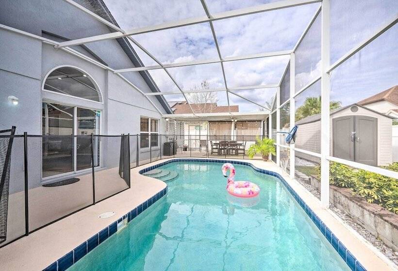 Kissimmee Retreat W/ Private Basketball Court!