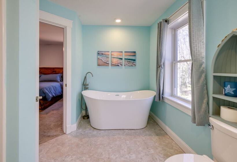 Stunning Wells Home W/ Fire Pit & Porch!