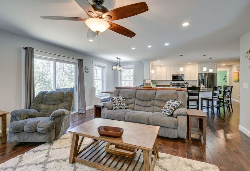 Stunning Wells Home W/ Fire Pit & Porch!