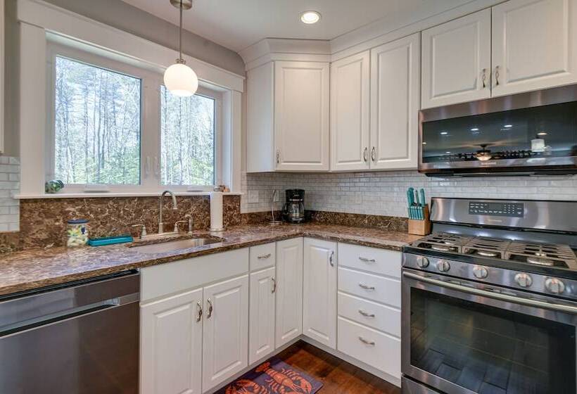 Stunning Wells Home W/ Fire Pit & Porch!