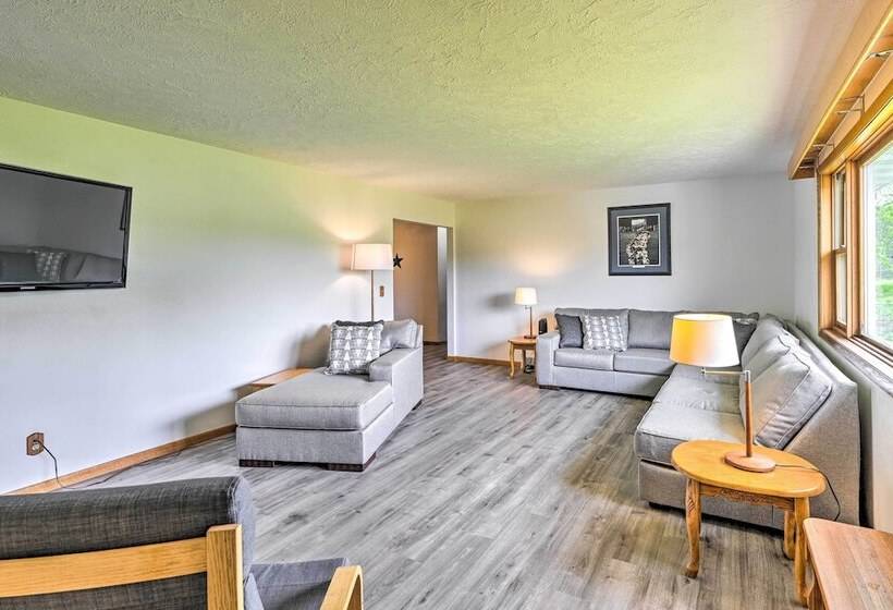 Stunning Wisconsin Retreat On Active Farm!