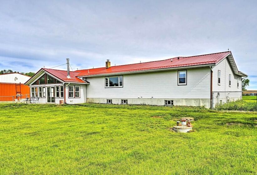 Stunning Wisconsin Retreat On Active Farm!
