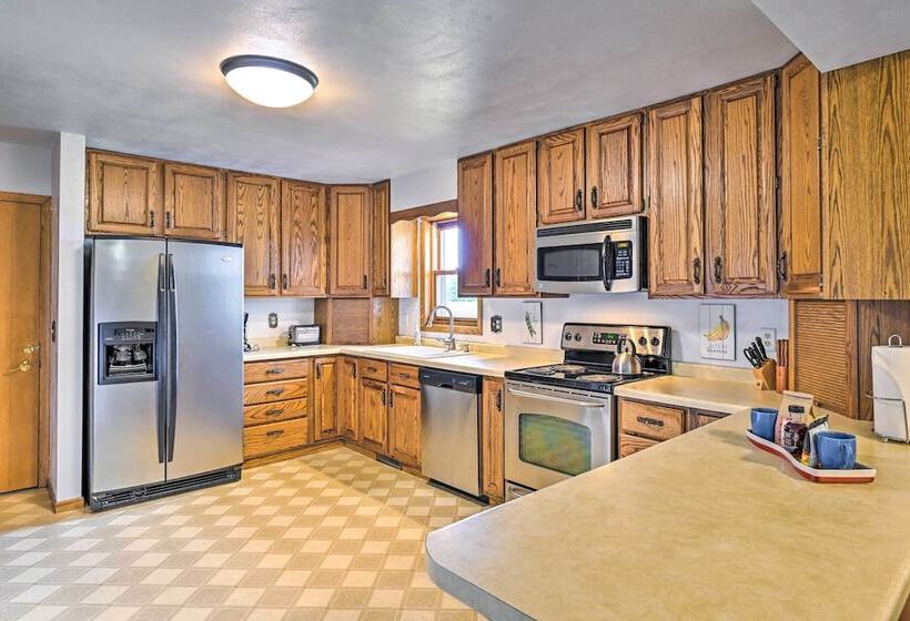 Stunning Wisconsin Retreat On Active Farm!