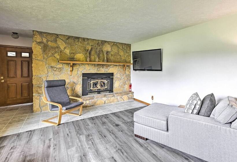 Stunning Wisconsin Retreat On Active Farm!