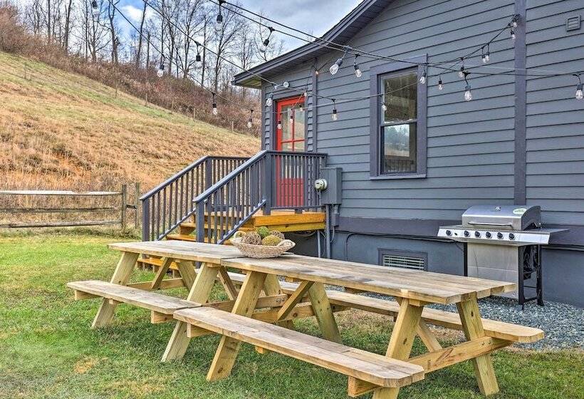 Stylish Vilas Hideaway: Hike, Ski & Explore!