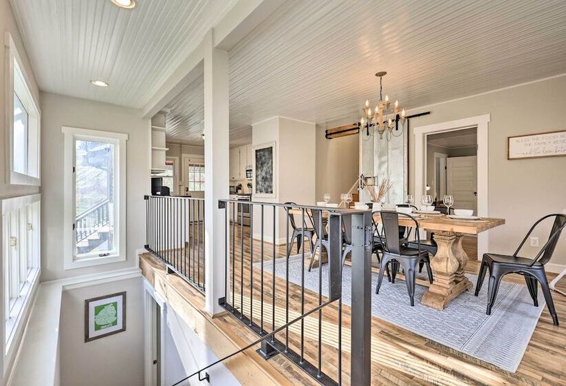 Stylish Vilas Hideaway: Hike, Ski & Explore!