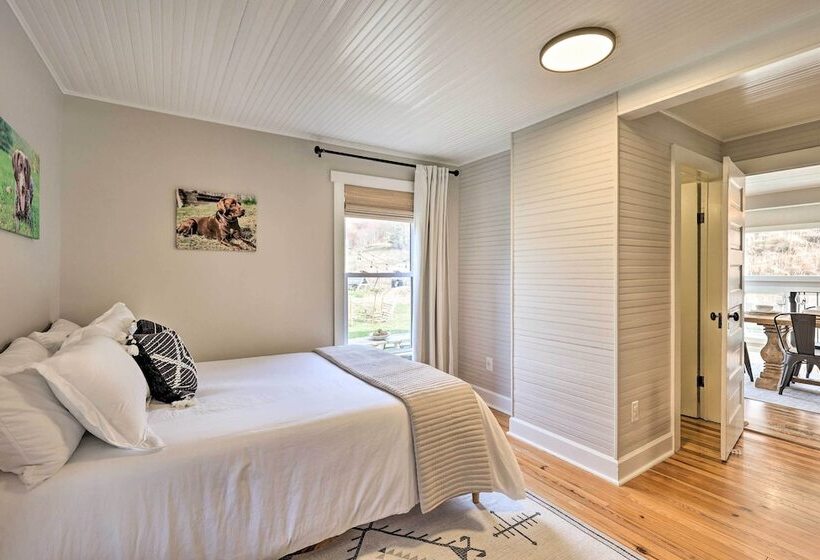 Stylish Vilas Hideaway: Hike, Ski & Explore!