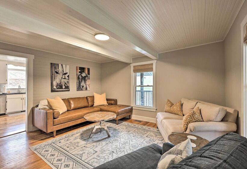 Stylish Vilas Hideaway: Hike, Ski & Explore!