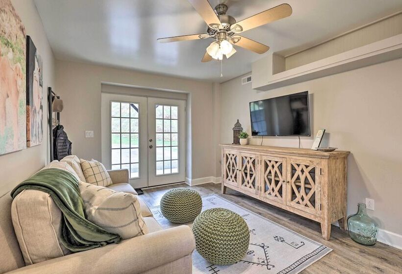 Stylish Vilas Hideaway: Hike, Ski & Explore!