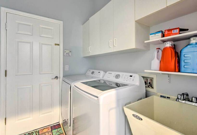 Sun Soaked Sarasota Oasis W/ Pool & Hot Tub!