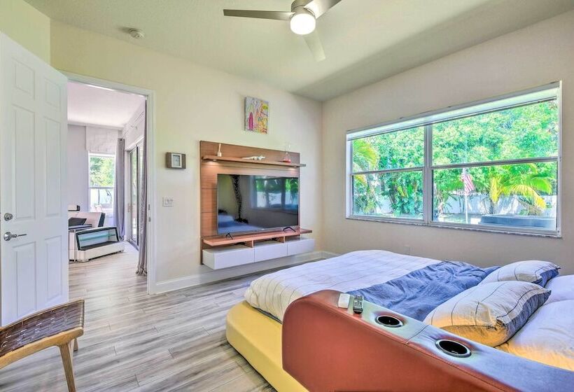 Sun Soaked Sarasota Oasis W/ Pool & Hot Tub!