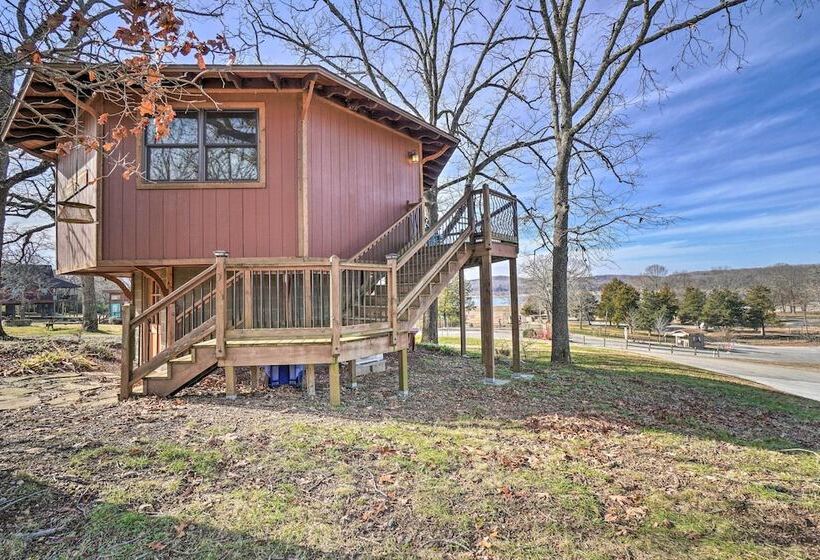 Sunset Bluff Treehouse : On Bull Shoals Lake!