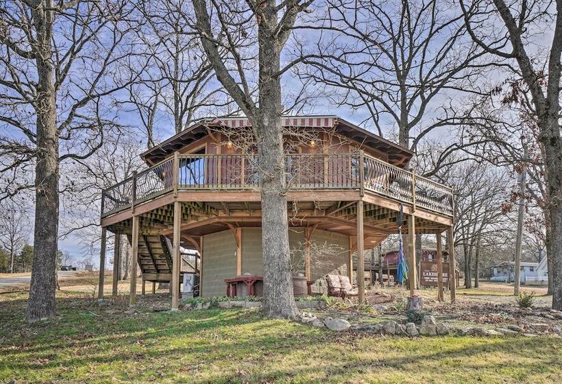 Sunset Bluff Treehouse : On Bull Shoals Lake!