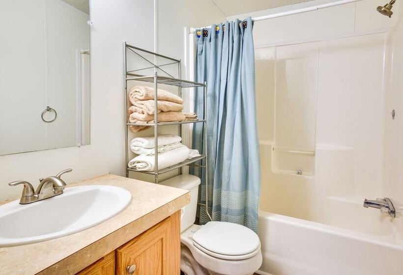 Supply Cottage W/ Deck < 2 Mi To The Beach!