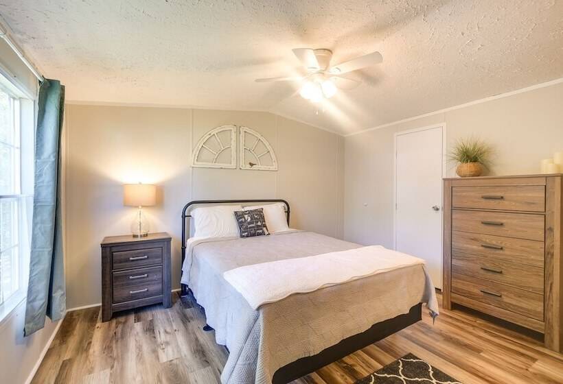 Supply Cottage W/ Deck < 2 Mi To The Beach!