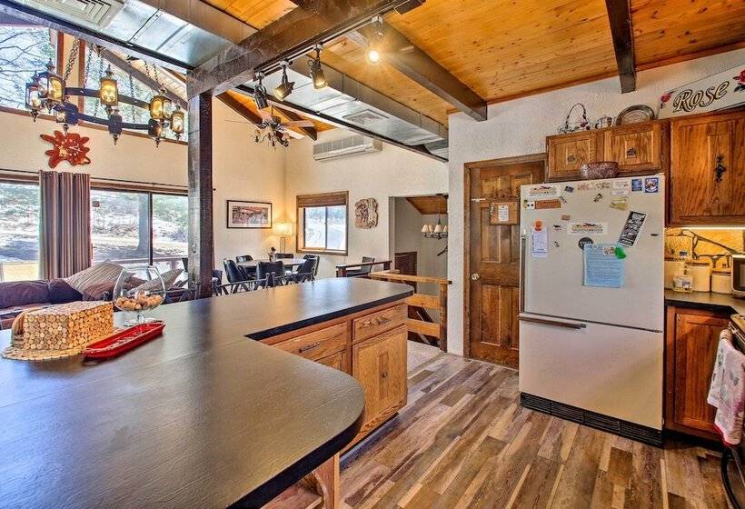 Swiss Style Chalet W/ Fireplace Near Story Land!