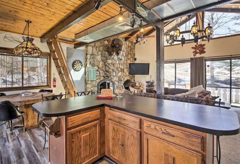 Swiss Style Chalet W/ Fireplace Near Story Land!