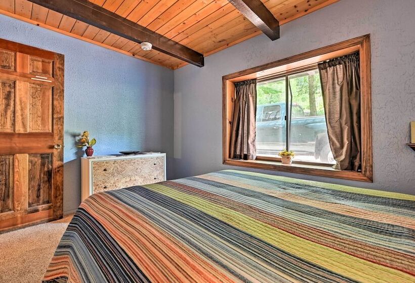 Swiss Style Chalet W/ Fireplace Near Story Land!