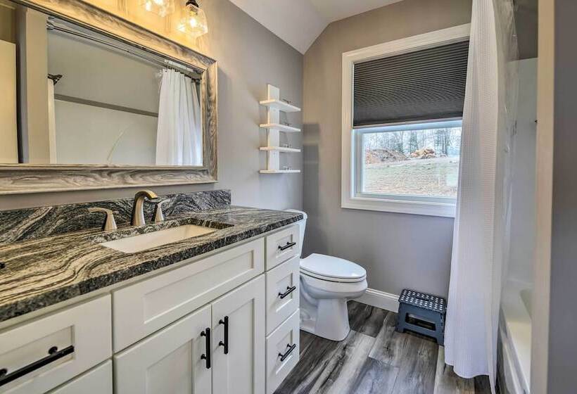 Tennessee Vacation Rental: Boat Slip Access!