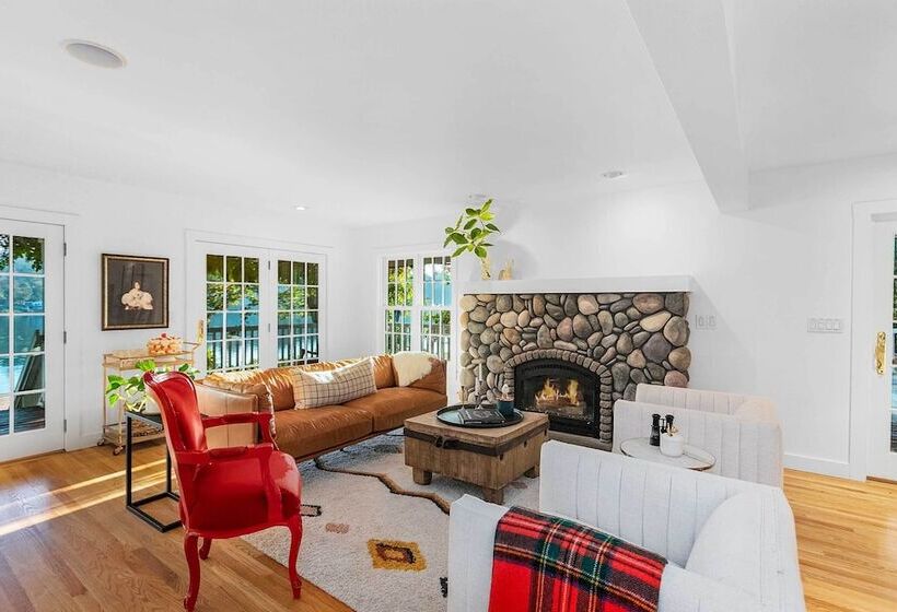 The Hammersley  Luxury Waterfront Estate!