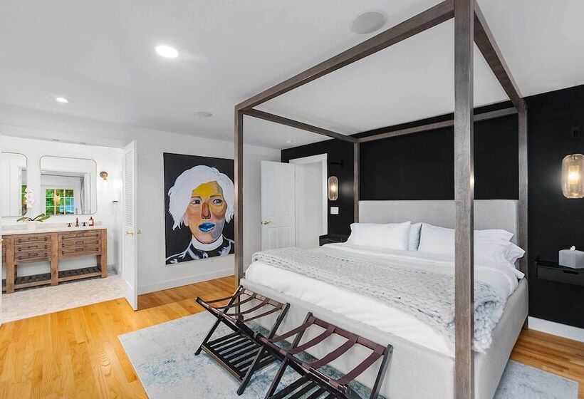 The Hammersley  Luxury Waterfront Estate!