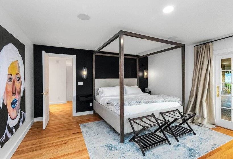 The Hammersley  Luxury Waterfront Estate!