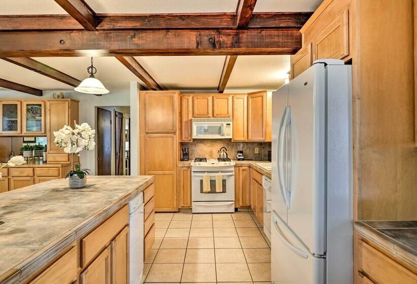 The Valley View: Pine Mountain Lake Cabin