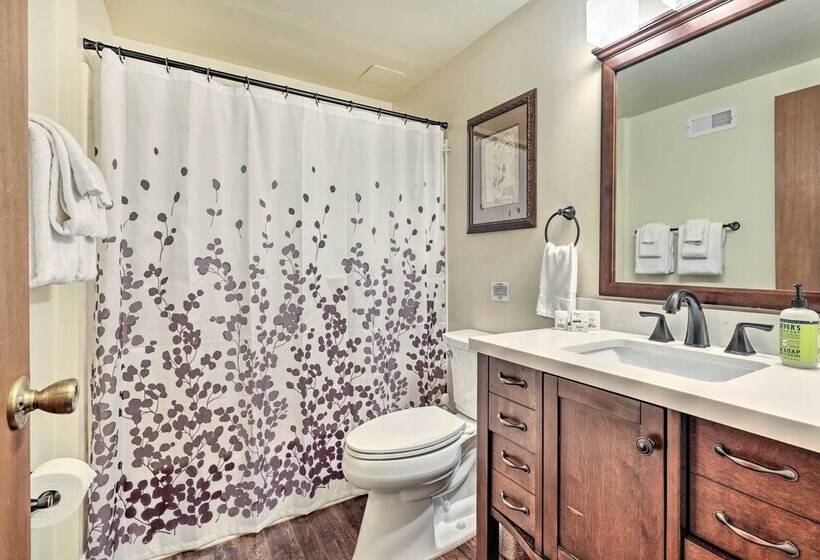 The Valley View: Pine Mountain Lake Cabin