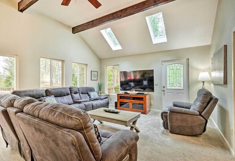 The Valley View: Pine Mountain Lake Cabin