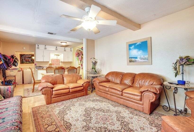 The Whacky Shack Family Cabin W/ Fire Pit!